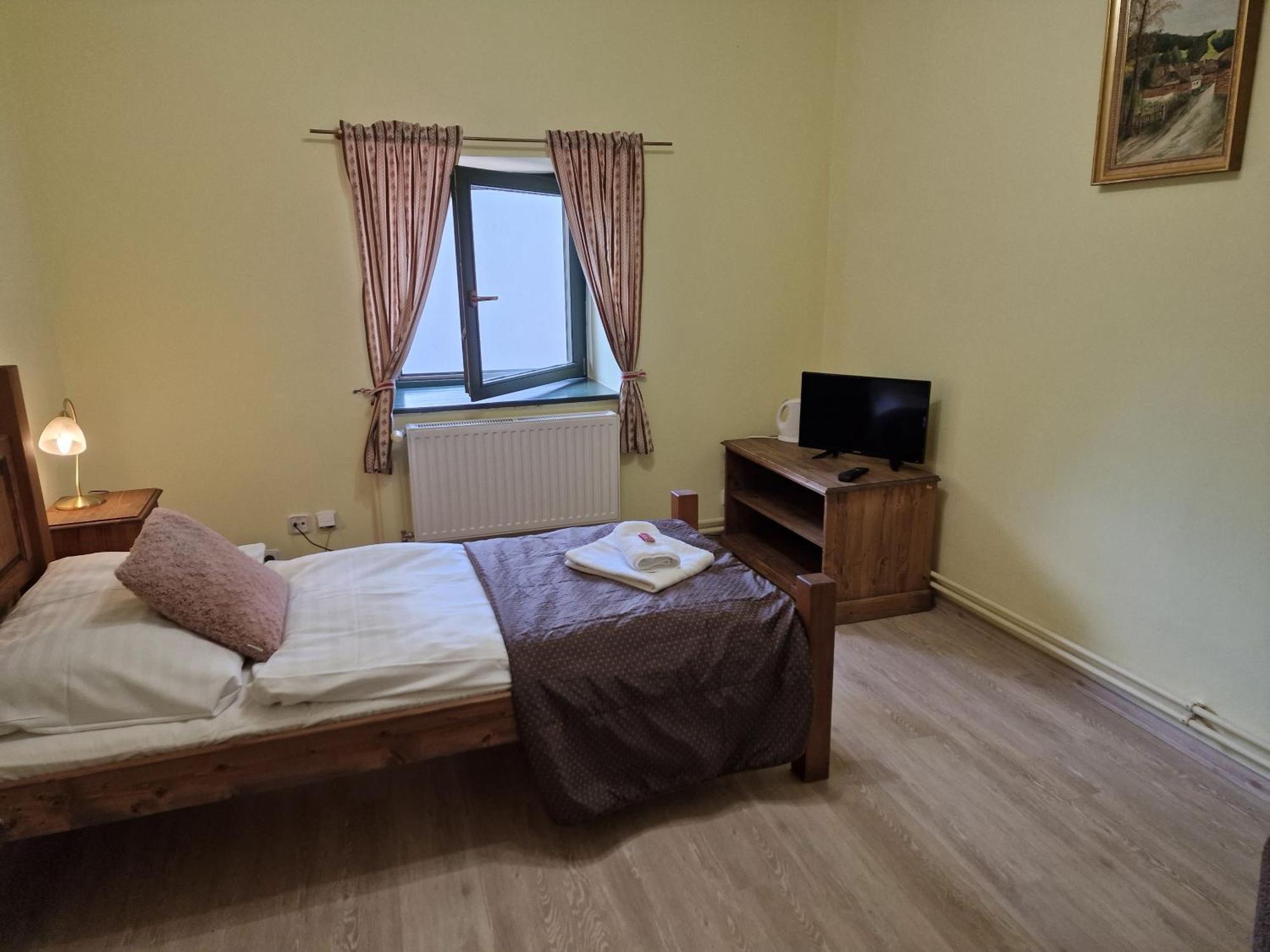 Hotel Opat Kutná Hora Buitenkant foto