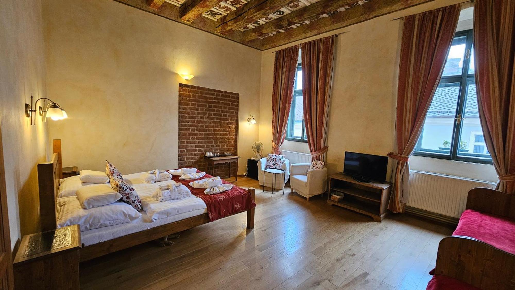 Hotel Opat Kutná Hora Buitenkant foto