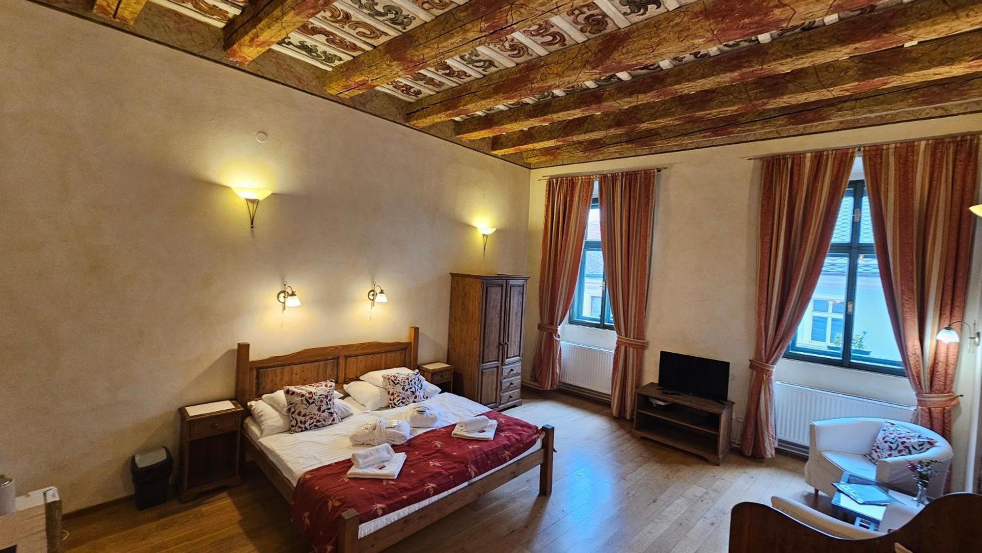 Hotel Opat Kutná Hora Buitenkant foto